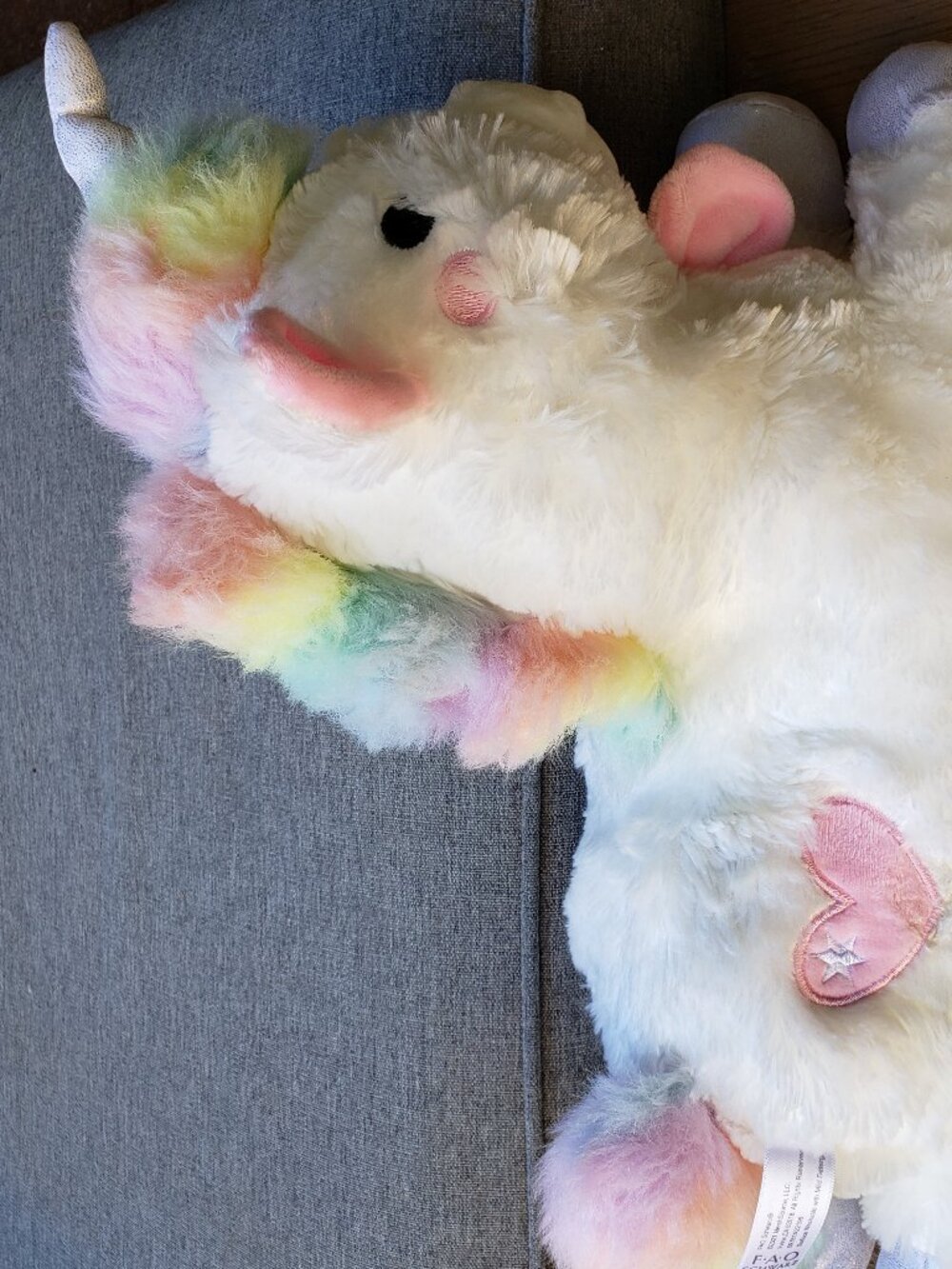EUC FAO SCHWARTZ lovable, ultra-soft stuffed animal unicorn white/multi (OS)
